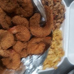 Colo's Southern Cafe - Fried Shrimp Black Eyed Peas & Mac
