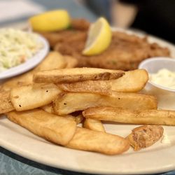 Dillon's KC BBQ at Wildlife World Zoo - Fried Catfish Platter