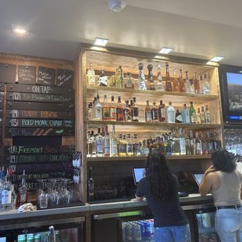 TRUCK & TAP - Updated September 2025 - 39 Photos & 38 Reviews - 175 S