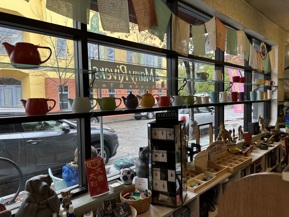 Many Rivers Books & Tea - Photo 3