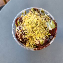 Crème & Chocolats - Dubai chocolate strawberry cup