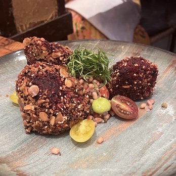 Los Danzantes - Roasted beets - Mexican Near Me - México, D.F., DIF