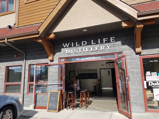Wild Life Distillery & Cocktail Bar by null