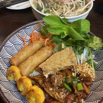 Pho N' Roll - Grilled pork vermicelli - Vietnamese Near Me - Folsom, California Pho N' Roll - Grilled pork vermicelli - Vietnamese Near Me - Folsom, California