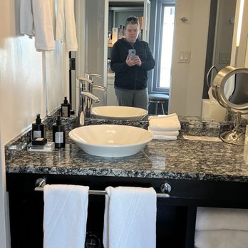 W Boston - king suite bathroom - Hotels Near Me - Boston, Massachusetts W Boston - king suite bathroom - Hotels Near Me - Boston, Massachusetts