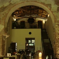 L'Église cocktail Pub