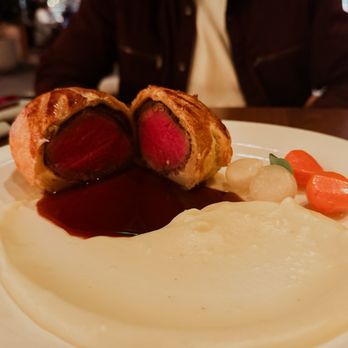 Ramsay's Kitchen at The Silver Legacy - Beef Wellington a must - American Near Me - Reno, Nevada
