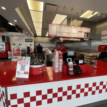 Five Guys - The order station - Burgers Near Me - Bloomfield Hills, Michigan