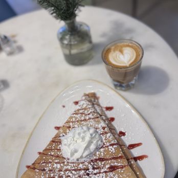Doppio Cafe & Creperie - Cortado and Strawberries Crepe - Coffee & Tea Near Me - Redmond, Washington