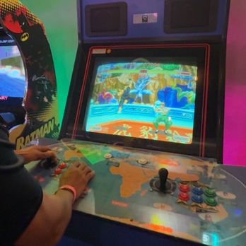 Neon Retro Arcade - Missed Dragon Punch haha - Arcades Near Me - Pasadena, California