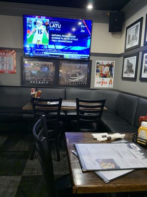 Detroit Burger Bar by null