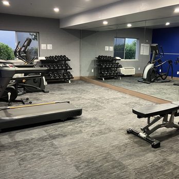 Holiday Inn Express - Gym (first floor) - Hotels Near Me - Redding, California