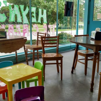 Heyn's - Lots of seating - Ice Cream & Frozen Yogurt Near Me - North Liberty, Iowa