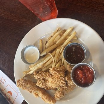 Houlihan's - Chicken tenders - Bars Near Me - Eagan, Minnesota Houlihan's - Chicken tenders - Bars Near Me - Eagan, Minnesota