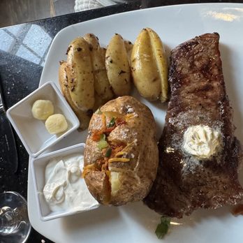 Woodbury's - Steakhouses Near Me - Sioux City, Iowa