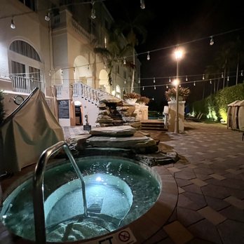 Hilton Naples - Outdoor hot tub - Hotels Near Me - Naples, Florida Hilton Naples - Outdoor hot tub - Hotels Near Me - Naples, Florida