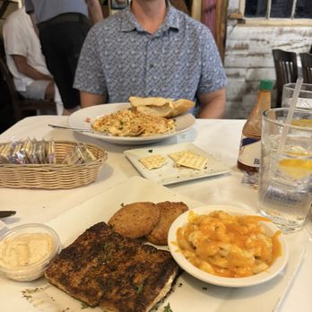 Fisherman's Corner - Fried Green Tomatoes Grouper Cajun Macaroni & Cheese Creole Linguini - Cajun/Creole Near Me - Pensacola, Florida