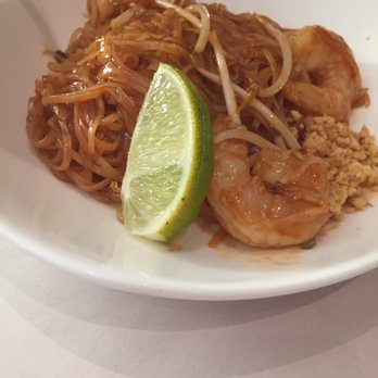 Spoon & Fork Plus - Shrimp pad Thai - Italian Near Me - Oakville, Ontario