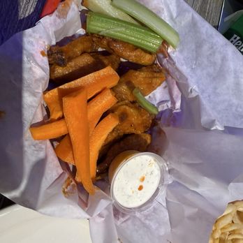 Hot Wings Cafe - New American Near Me - Pasadena, California