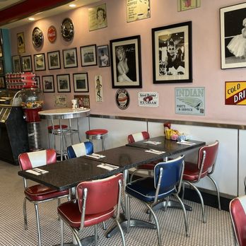 57s All American Grill - Decor - American Near Me - Flushing, New York