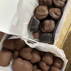 The Fudge Shoppe - [front] chocolate covered raspberries; [back] chocolate peanut butter cups