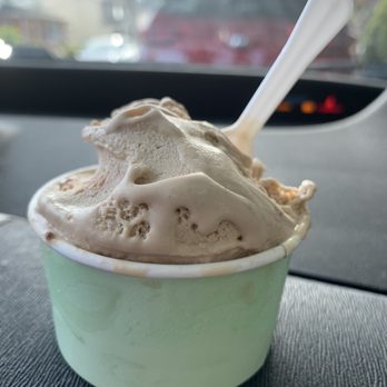 Chillato - Ferraro small scoop - Gelato Near Me - Whitestone, New York