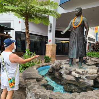 Queen Ka'ahumanu Center - Shopping Centers Near Me - Kahului, Hawaii