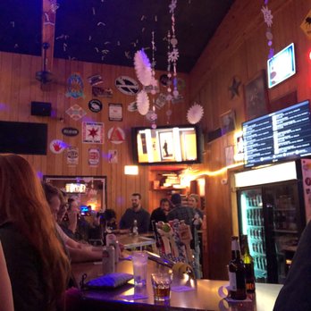Yankee Doodle - people sitting at the bar - Bars Near Me - Barrington, Illinois