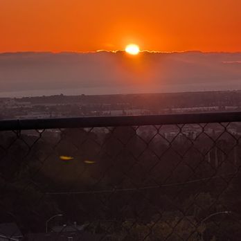 Vista Post Acute - Retirement Homes Near Me - Hayward, California