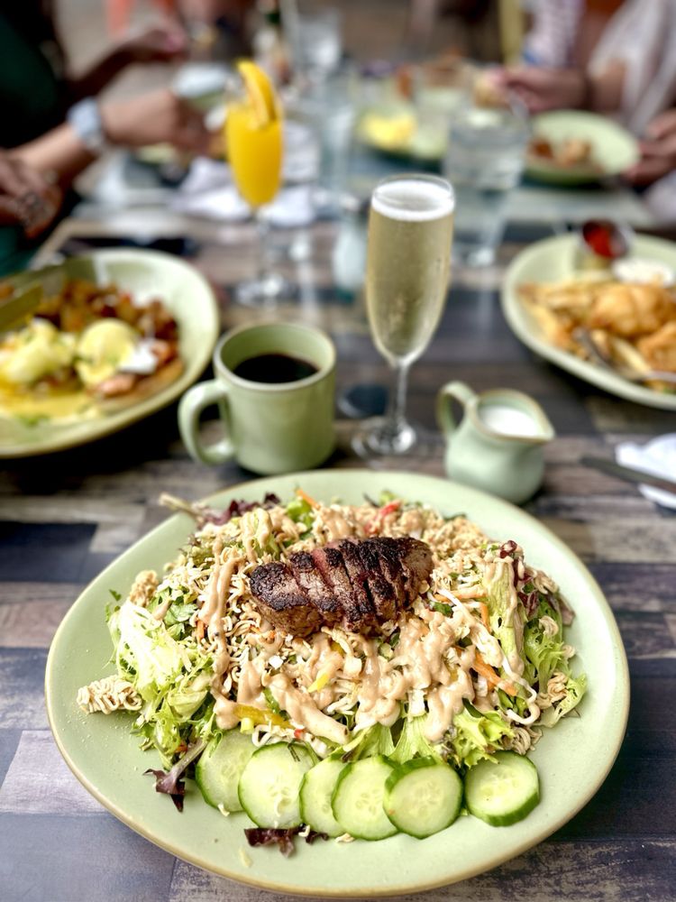 LU LU Craft Bar + Kitchen