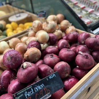 Natural Grocers - a display of onions - Health Markets Near Me - San Antonio, Texas Natural Grocers - a display of onions - Health Markets Near Me - San Antonio, Texas