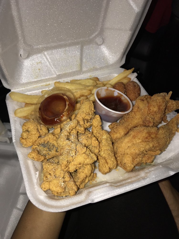 SHARKS FISH AND CHICKEN CHICAGO STYLE 27 Photos & 29 Reviews