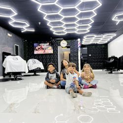Aguilar Barbershop