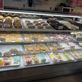 Carlo's Bakery - Bakeries Near Me - San Antonio, Texas