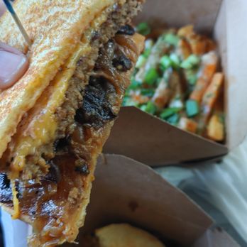 Vegan Gator - Siiikedelick Shroom Burger + Swamp Fries - Vegan Near Me - Gainesville, Florida