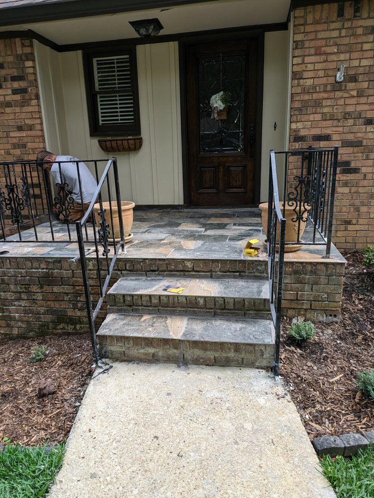 Slide of THA House Dr