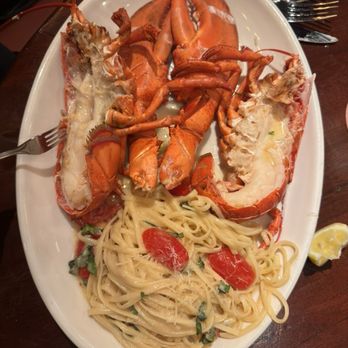 Pappadeaux Seafood Kitchen - 2.5lbs Live Maine Lobster and linguine - Seafood Near Me - Conroe, Texas Pappadeaux Seafood Kitchen - 2.5lbs Live Maine Lobster and linguine - Seafood Near Me - Conroe, Texas