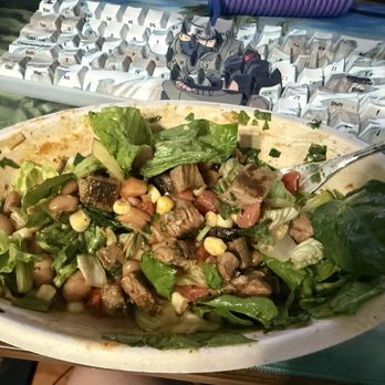 Chipotle Mexican Grill - Steak salad - Fast Food Near Me - Miami, Florida Chipotle Mexican Grill - Steak salad - Fast Food Near Me - Miami, Florida