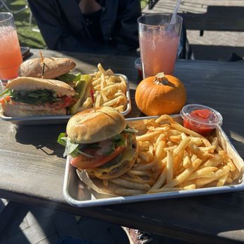 Headlands Brewing - This is the deluxe smash burger and the Gallinaso chicken sandwich- yum - Breweries Near Me - Berkeley, California Headlands Brewing - This is the deluxe smash burger and the Gallinaso chicken sandwich- yum - Breweries Near Me - Berkeley, California