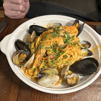 IL Tegamino - Seafood Linguine - Italian Near Me - Carmel-by-the-Sea, California
