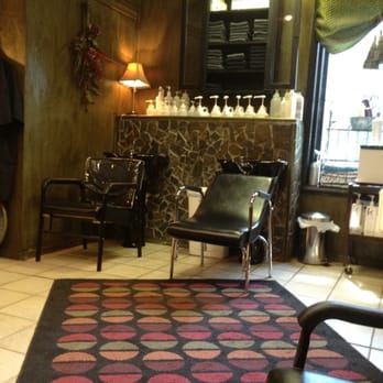 Urban Retreat - Wash area - Hair Salons Near Me - Edmond, Oklahoma