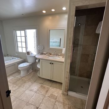 Carmel Country Inn - Hotels Near Me - Carmel, California Carmel Country Inn - Hotels Near Me - Carmel, California