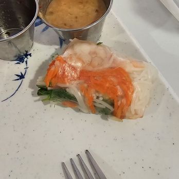 Maui Pho - Shrimp spring roll - Asian Fusion Near Me - Bakersfield, California Maui Pho - Shrimp spring roll - Asian Fusion Near Me - Bakersfield, California