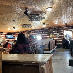 The Woodshed - Packed on a Saturday for lunch.