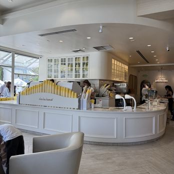 La La Land - Inside - Coffee & Tea Near Me - Glendale, California