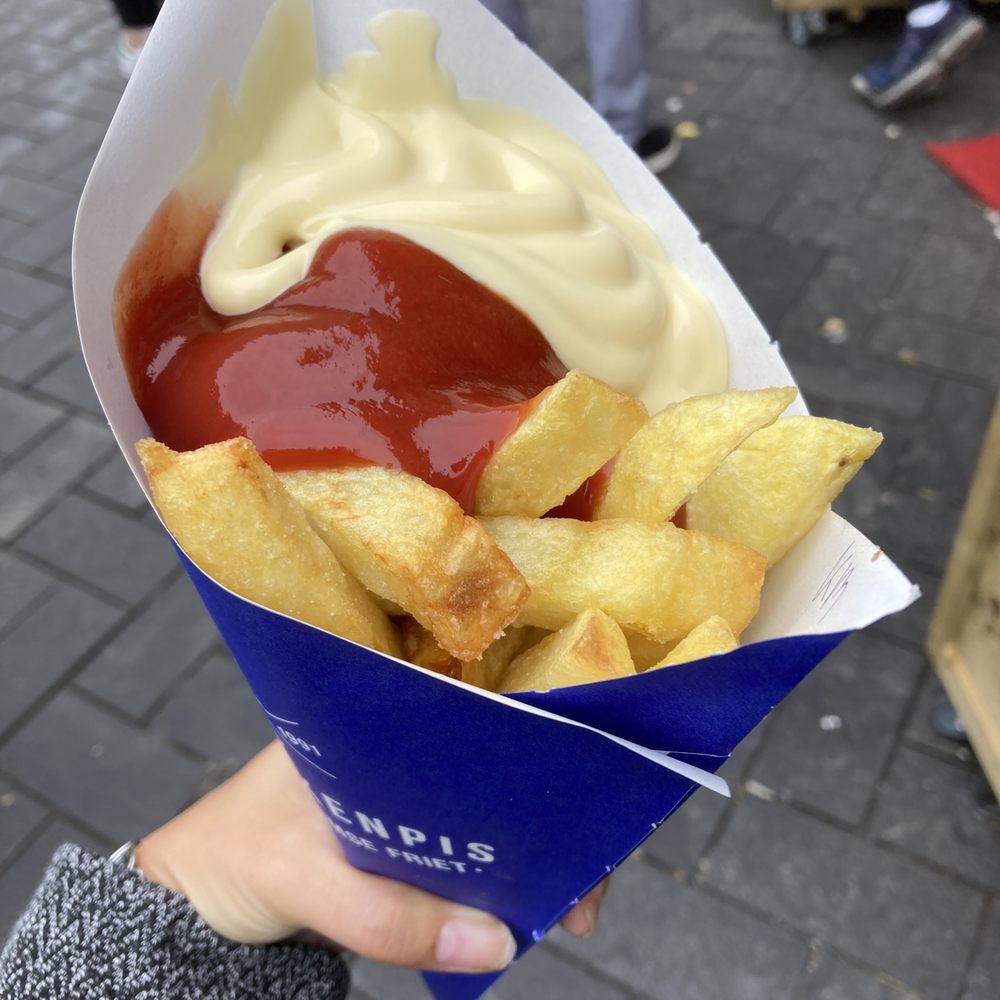 Manneken Pis - small fries with ketchup and mayo (€5.50) - Friterie Near Me - Amsterdam, New Hampshire Manneken Pis - small fries with ketchup and mayo (€5.50) - Friterie Near Me - Amsterdam, New Hampshire