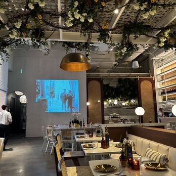 Motek - Brickell - Seating - Mediterranean Near Me - Miami, Florida