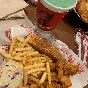 Raising Cane's Chicken Fingers - Chicken Shop Near Me - Chicago, Illinois