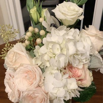 Floradanica - Stunning floral arrangement delivered - Florists Near Me Floradanica - Stunning floral arrangement delivered - Florists Near Me