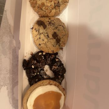 Crumbl - Highlands Ranch - Bakeries Near Me - Highlands Ranch, Colorado